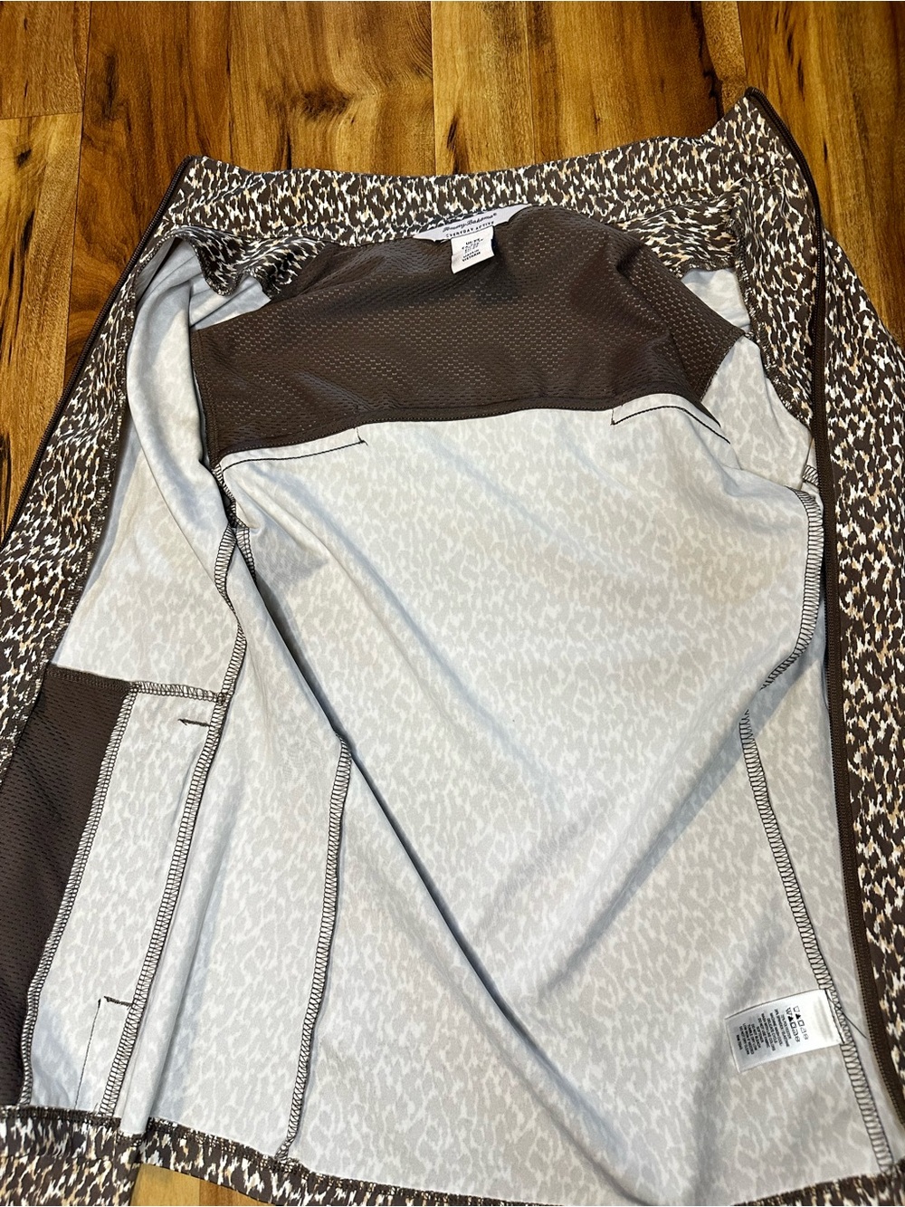 Tommy Bahama Everyday Active Jacket XS Leopard Animal Print Full Zip Stretch - Picture 3 of 9